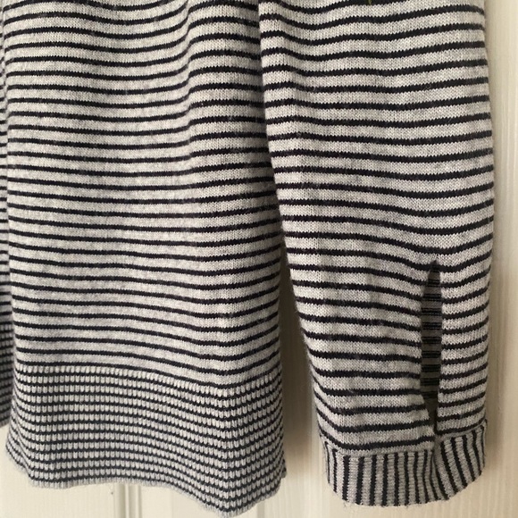 Loft Striped Thumbhole sweater - Picture 2 of 5